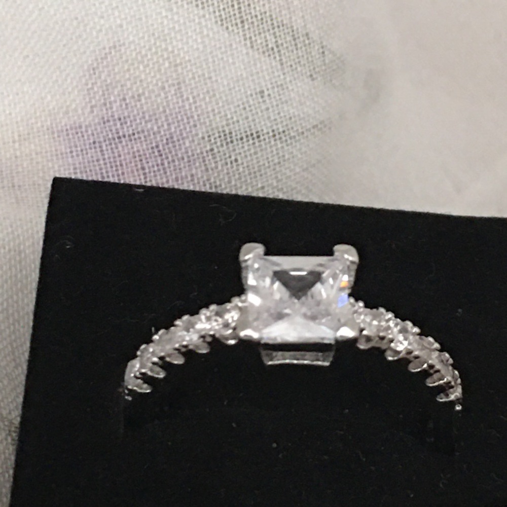 💎 Princess Cut Solitaire 💎 - Picture 5 of 7
